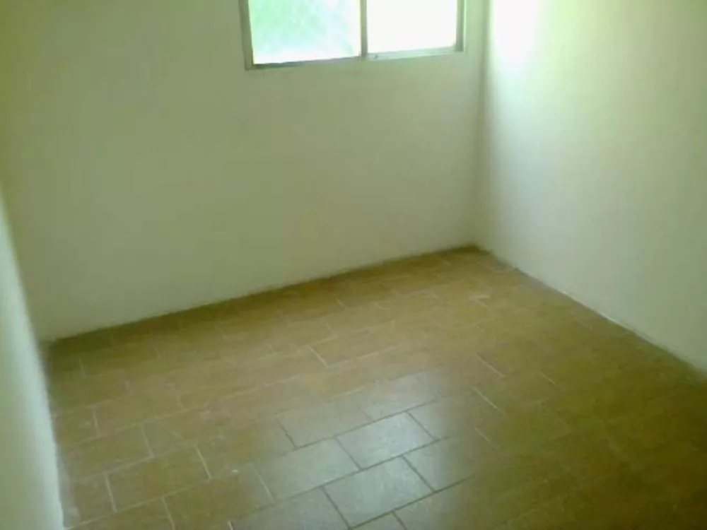 Apartamento à venda com 2 quartos, 60m² - Foto 2