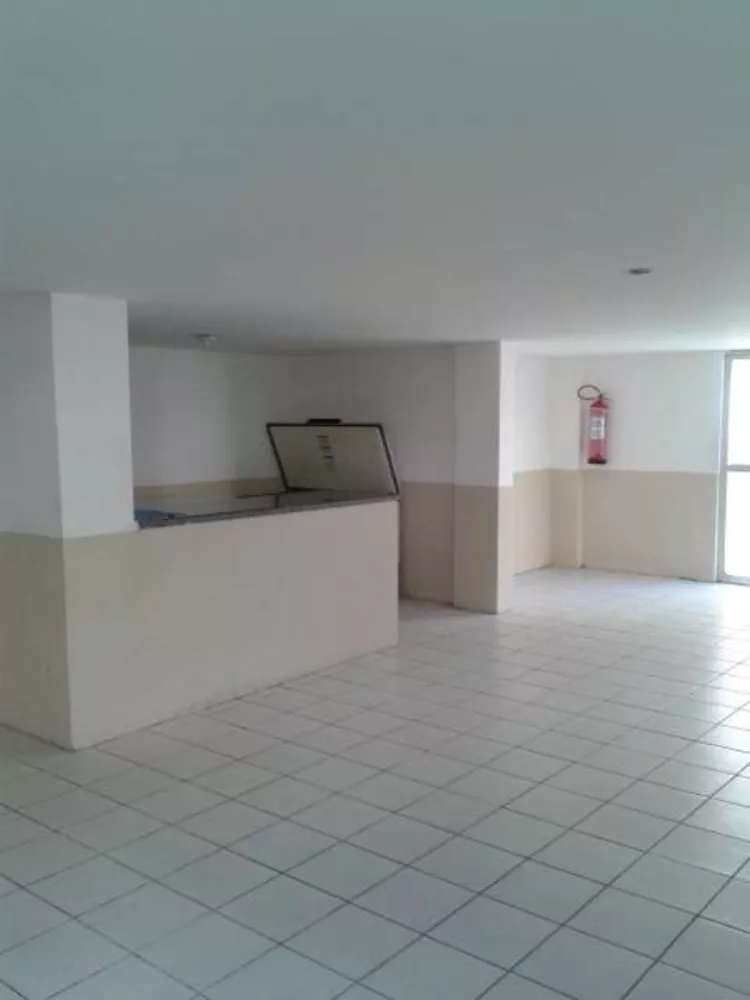 Apartamento à venda com 3 quartos, 80m² - Foto 2