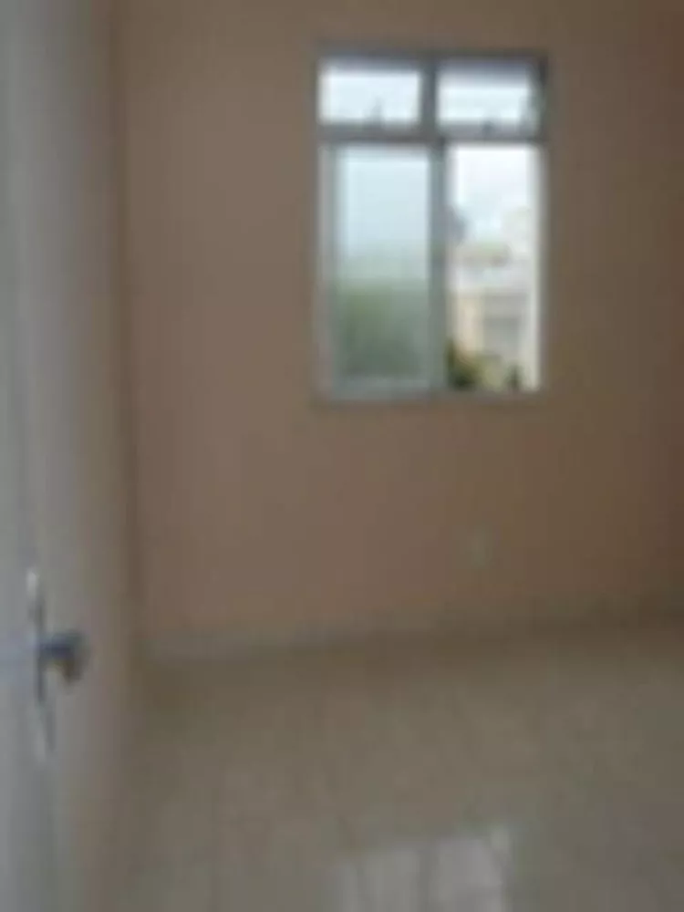 Apartamento à venda com 2 quartos, 70m² - Foto 3