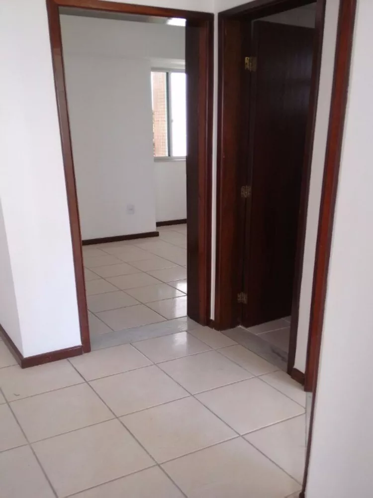 Apartamento à venda com 2 quartos, 60m² - Foto 2