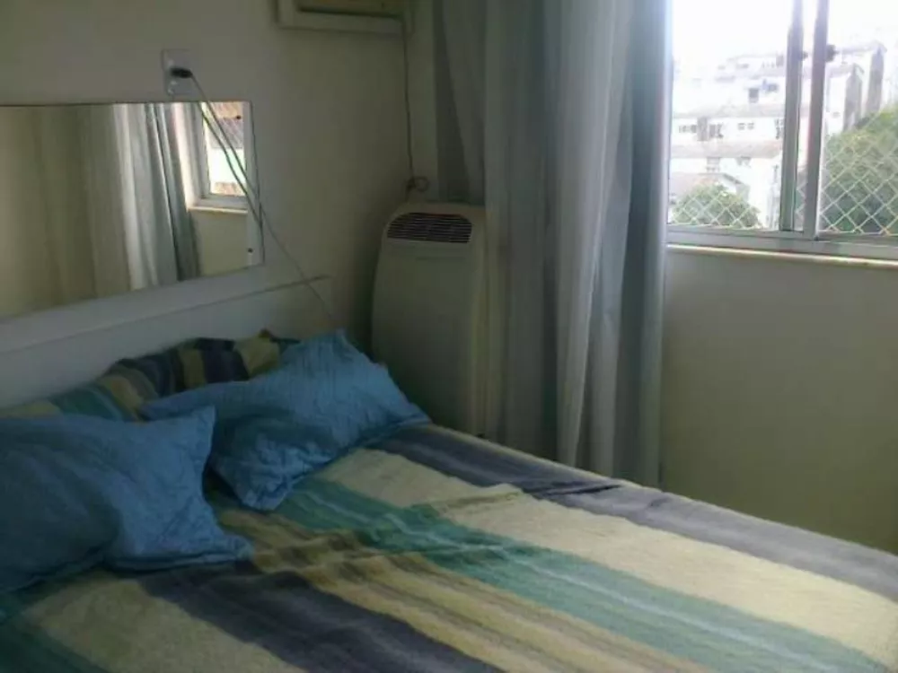 Apartamento à venda com 2 quartos, 60m² - Foto 2