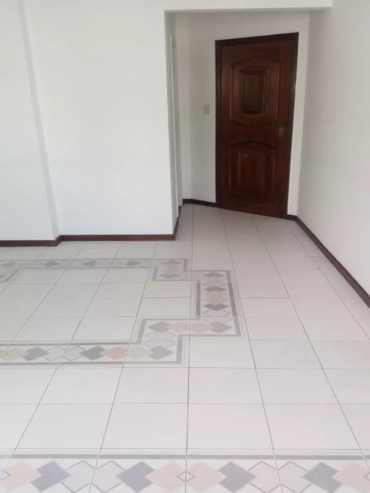 Apartamento à venda com 3 quartos, 65m² - Foto 1