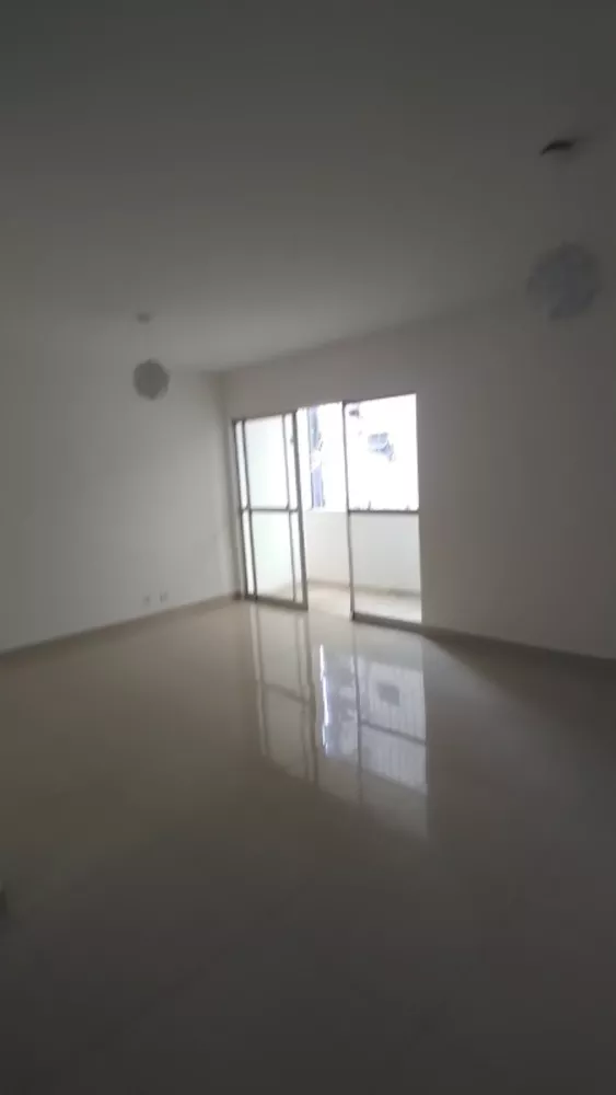 Apartamento à venda com 3 quartos, 114m² - Foto 2