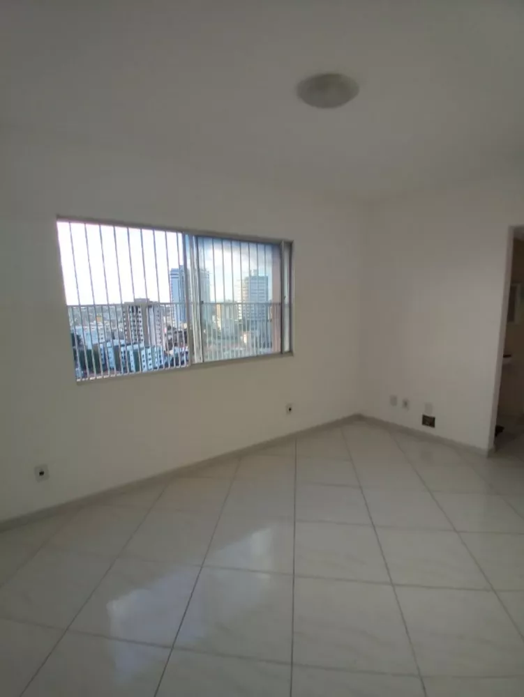 Apartamento à venda com 2 quartos, 70m² - Foto 1