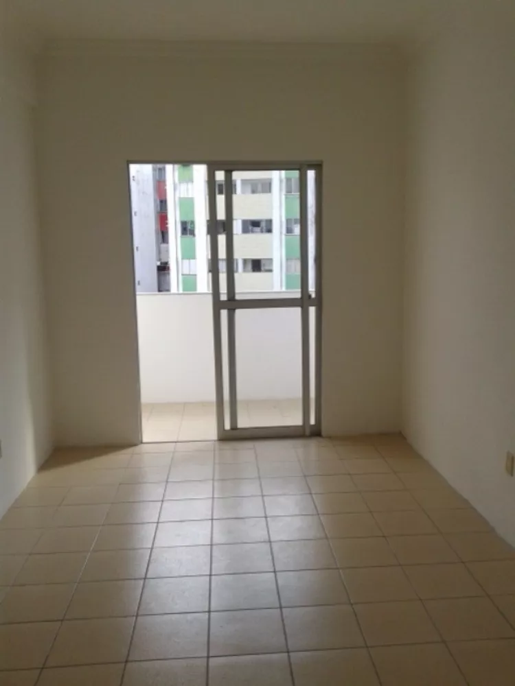 Apartamento à venda com 3 quartos, 80m² - Foto 1