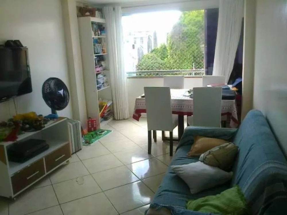 Apartamento à venda com 2 quartos, 60m² - Foto 1