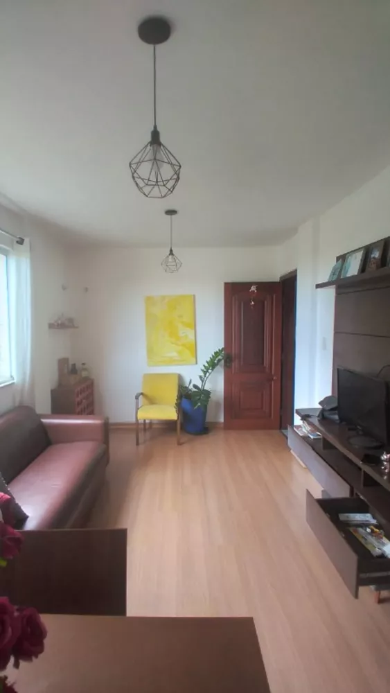 Apartamento à venda com 2 quartos, 70m² - Foto 2