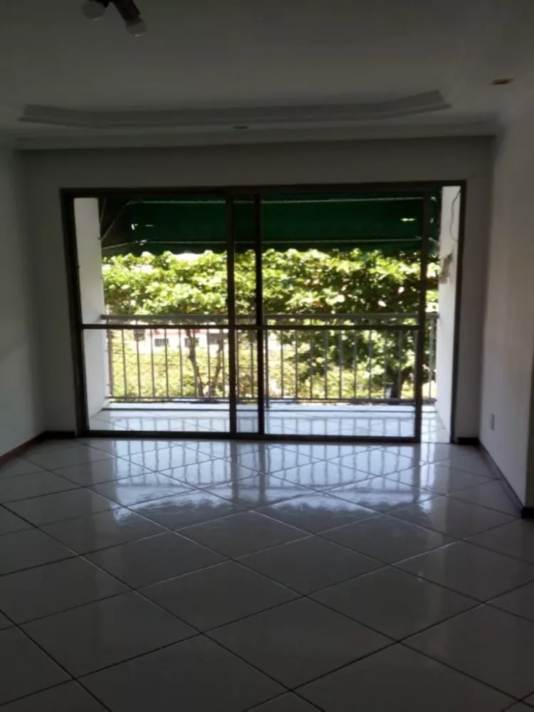 Apartamento à venda com 2 quartos, 67m² - Foto 3