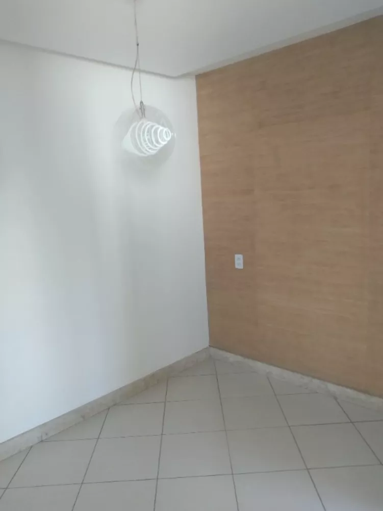 Apartamento à venda com 2 quartos, 70m² - Foto 4