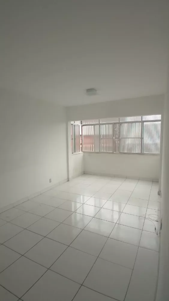 Apartamento à venda com 2 quartos, 80m² - Foto 2