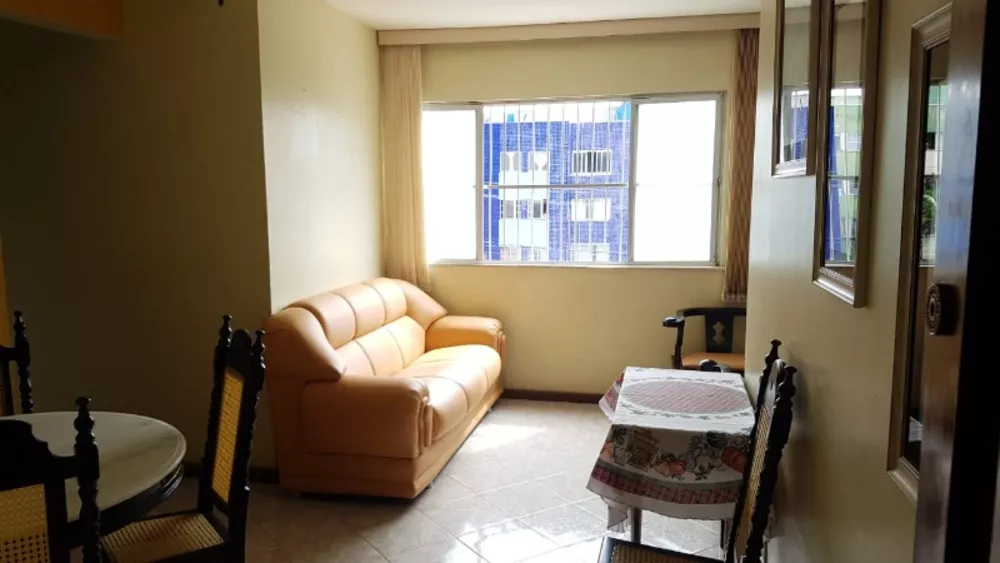 Apartamento à venda com 2 quartos, 70m² - Foto 3