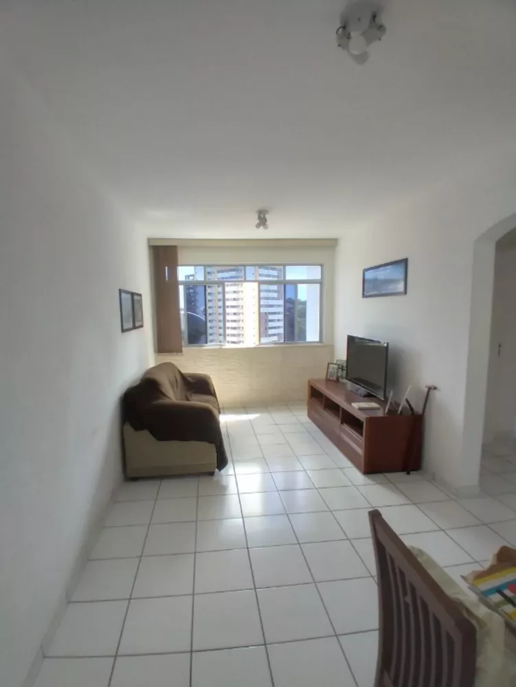 Apartamento à venda com 2 quartos, 70m² - Foto 1