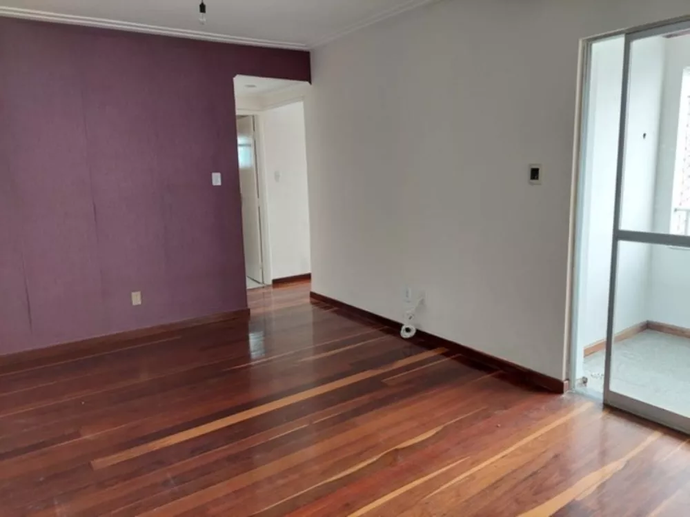 Apartamento à venda com 2 quartos, 77m² - Foto 3