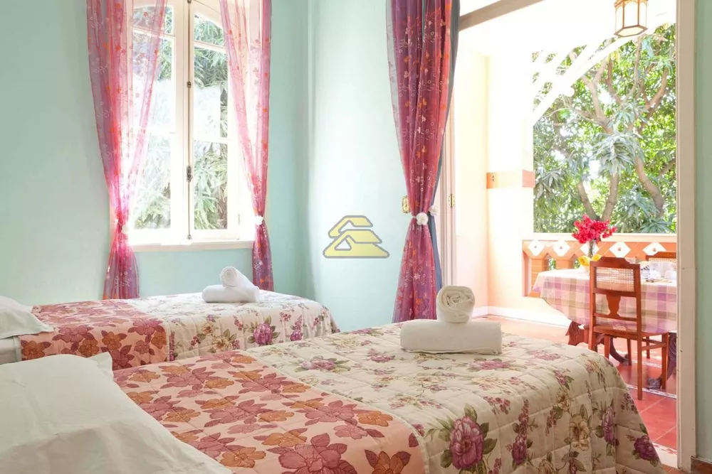 Casa, 6 quartos, 450 m² - Foto 1