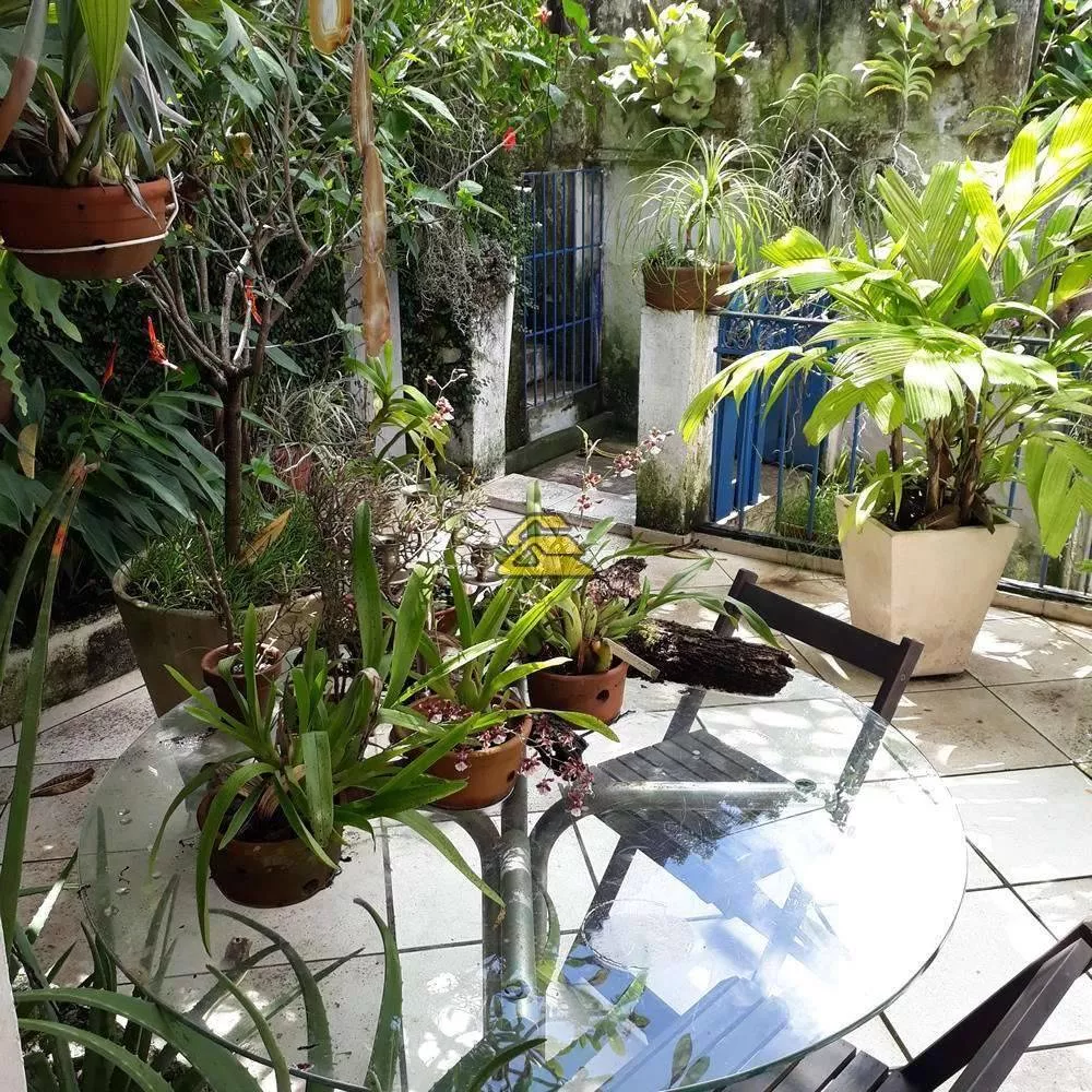 Casa, 6 quartos, 286 m² - Foto 1