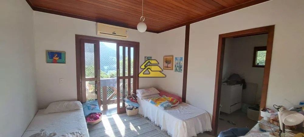 Casa, 5 quartos, 224 m² - Foto 1