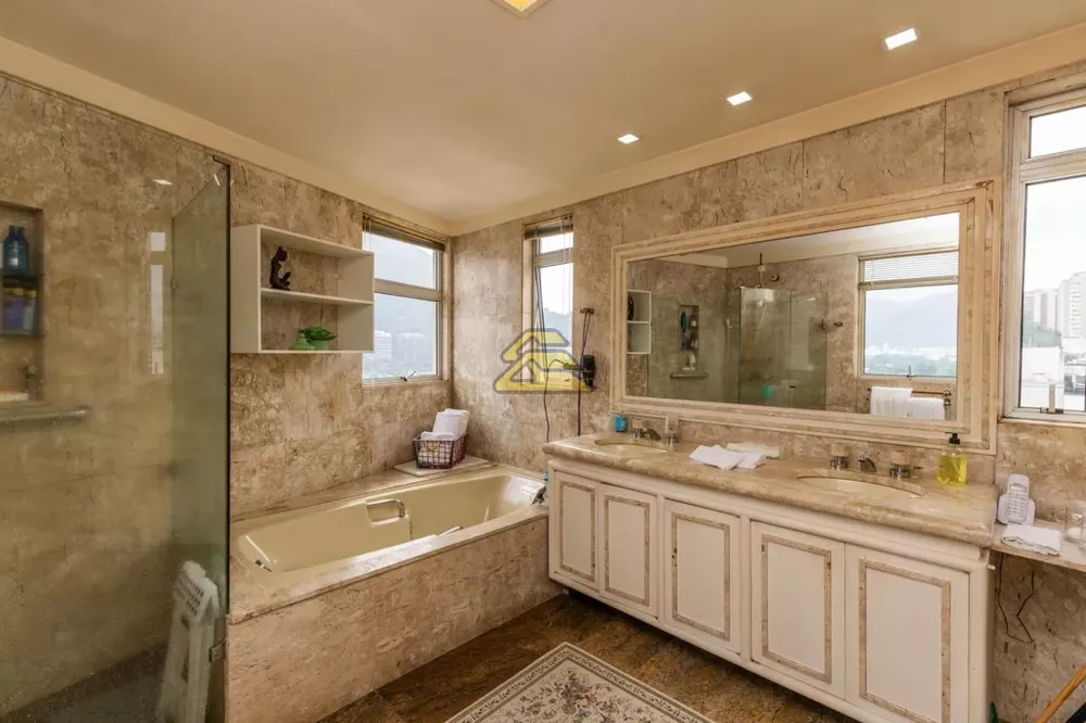 Cobertura, 3 quartos, 303 m² - Foto 32