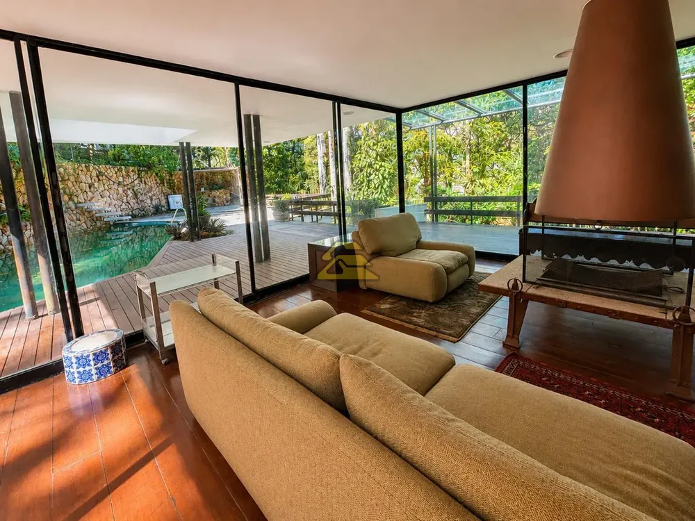 Casa, 6 quartos, 1503 m² - Foto 1