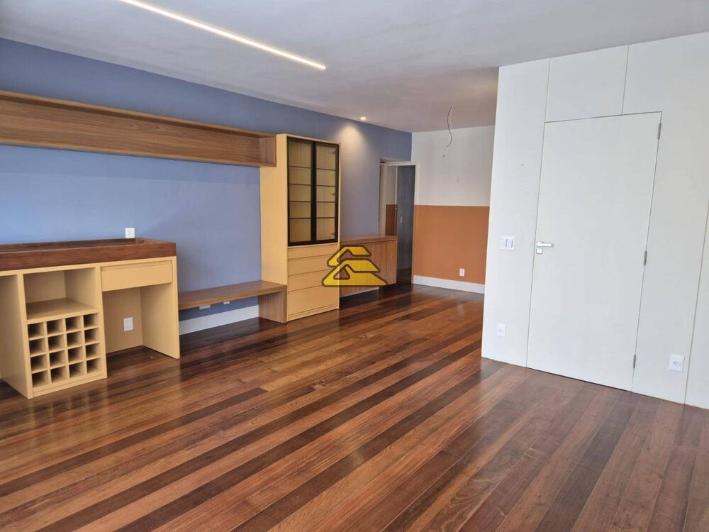 Apartamento à venda com 3 quartos, 140m² - Foto 4