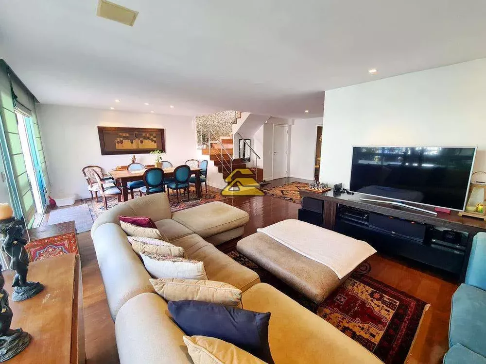 Cobertura, 3 quartos, 247 m² - Foto 1