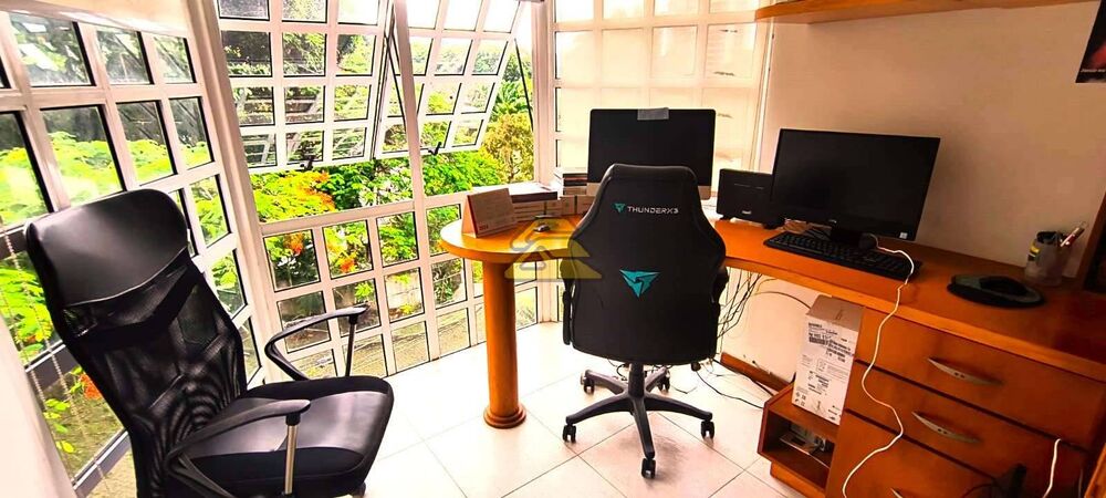 Casa à venda com 4 quartos, 351m² - Foto 4