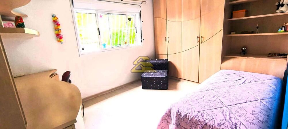 Casa à venda com 4 quartos, 351m² - Foto 2