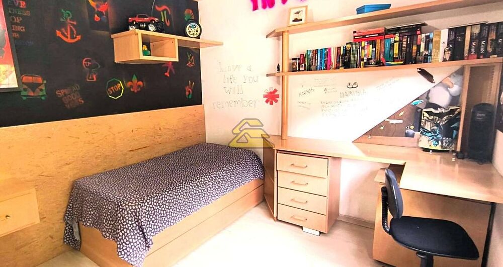 Casa à venda com 4 quartos, 351m² - Foto 3