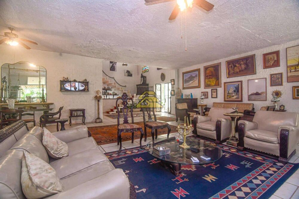 Casa, 5 quartos, 1386 m² - Foto 1