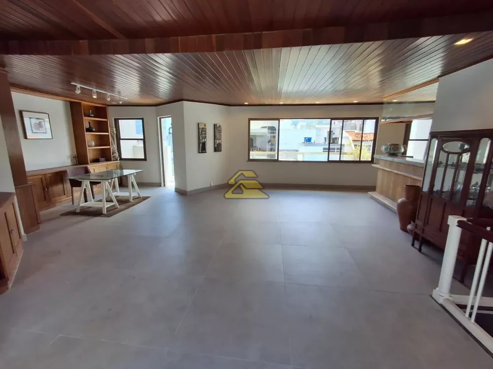 Cobertura, 3 quartos, 254 m² - Foto 2