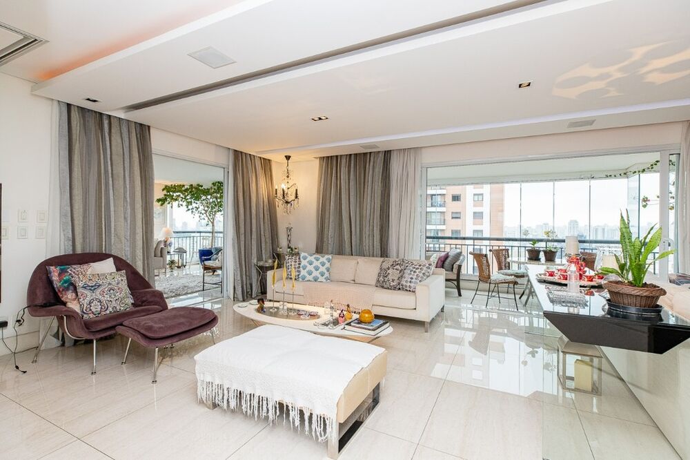 Apartamento, 3 quartos, 216 m² - Foto 1