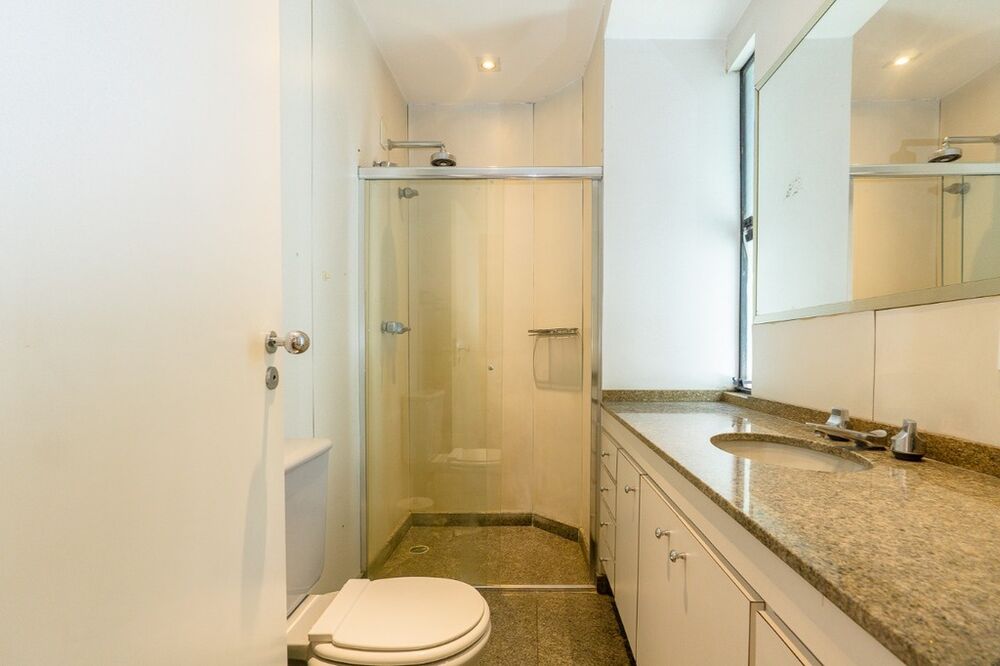 Apartamento à venda com 3 quartos, 200m² - Foto 3