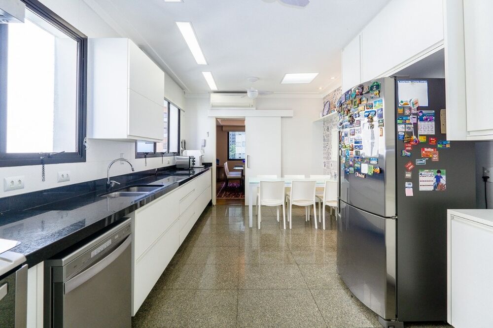 Apartamento à venda com 3 quartos, 200m² - Foto 8