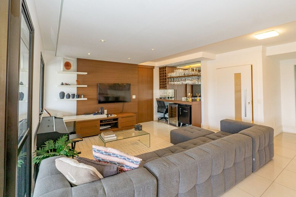 Apartamento à venda com 3 quartos, 167m² - Foto 9