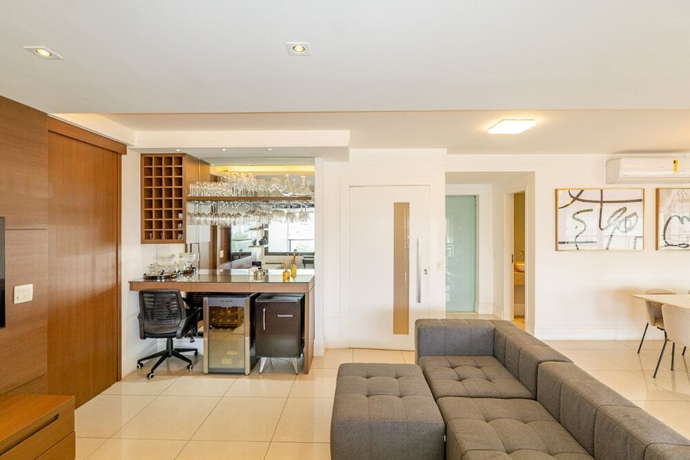 Apartamento à venda com 3 quartos, 167m² - Foto 10