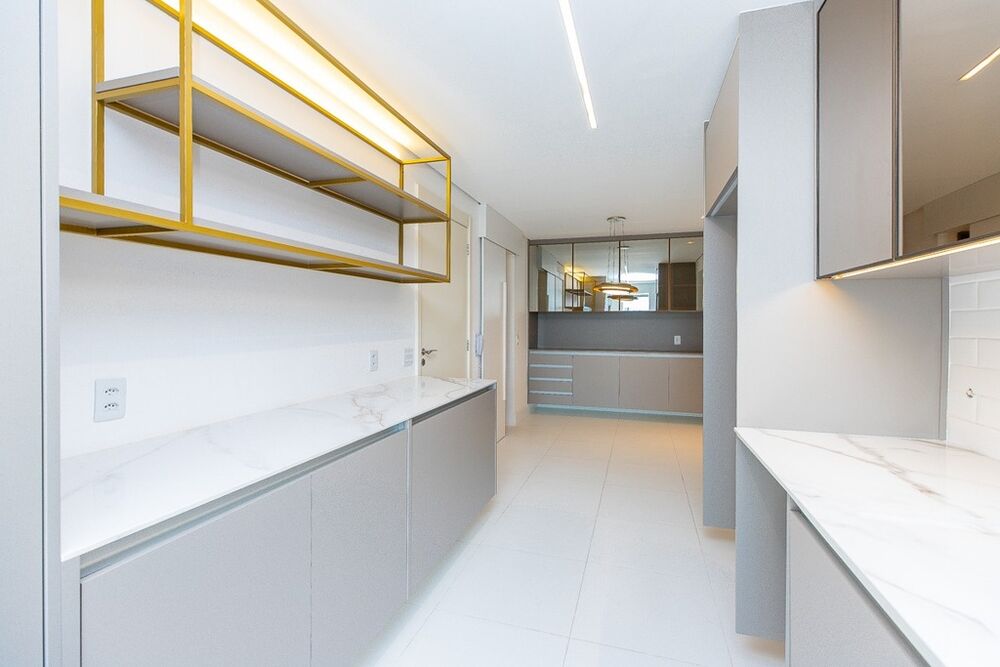 Apartamento à venda com 3 quartos, 244m² - Foto 7