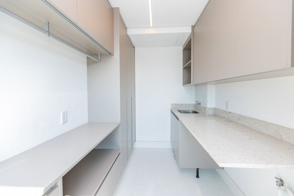 Apartamento à venda com 3 quartos, 244m² - Foto 4