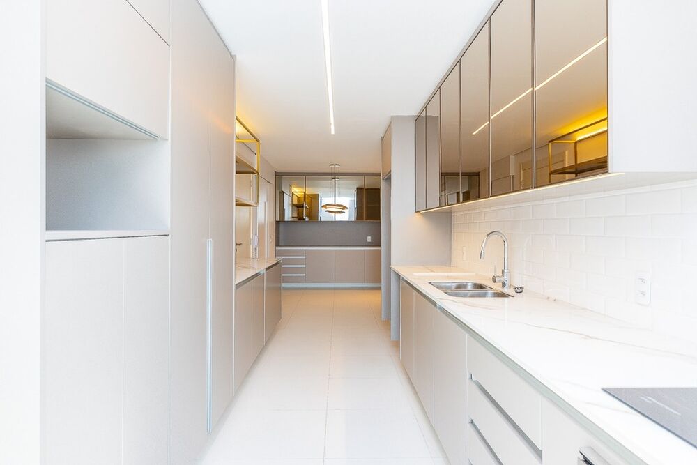 Apartamento à venda com 3 quartos, 244m² - Foto 9