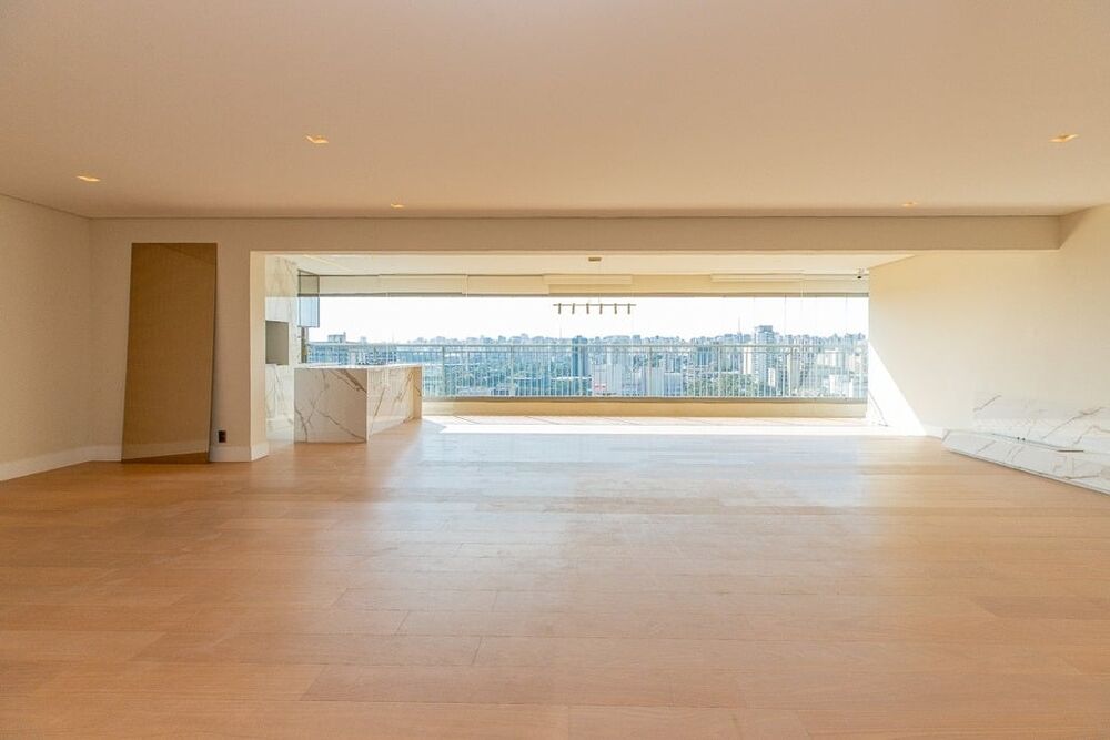 Apartamento à venda com 3 quartos, 244m² - Foto 1