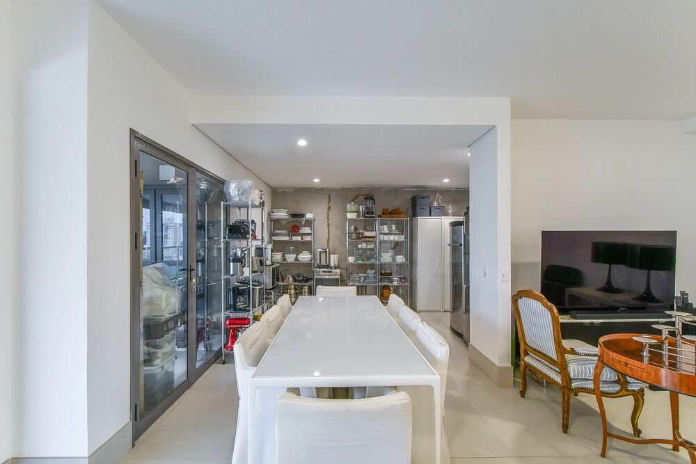 Apartamento à venda com 3 quartos, 186m² - Foto 4