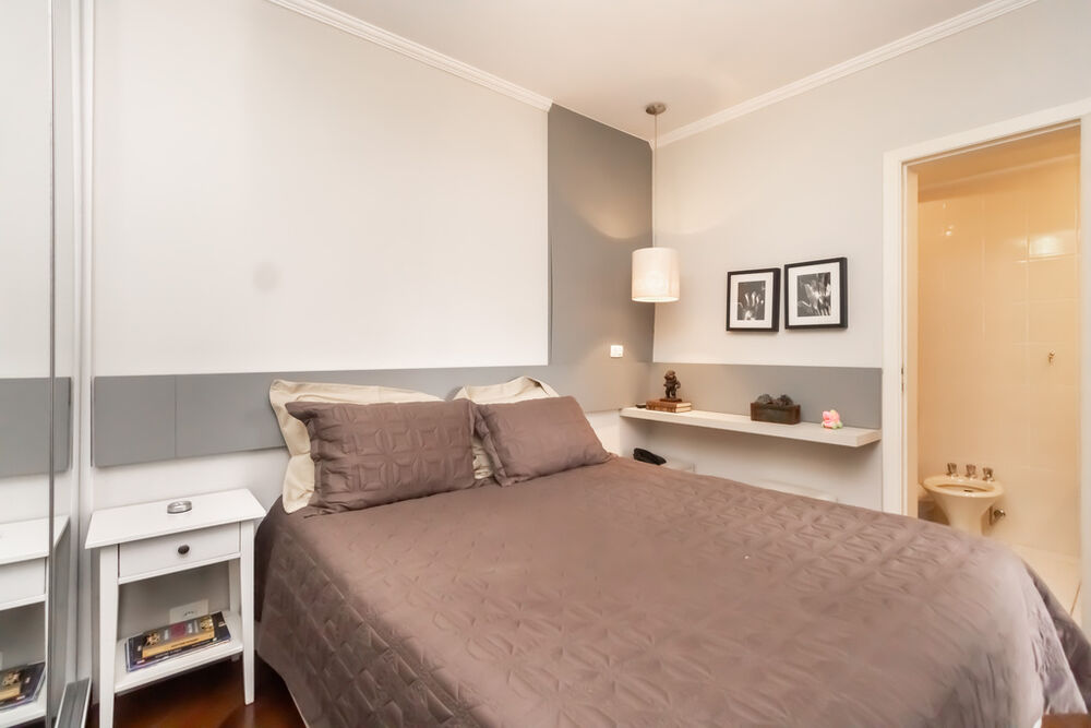 Apartamento à venda com 4 quartos, 217m² - Foto 2