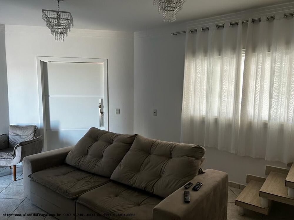 Casa à venda com 3 quartos, 221m² - Foto 4