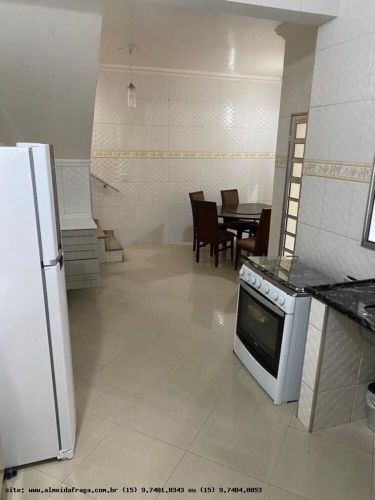 Casa para alugar com 4 quartos, 300m² - Foto 3
