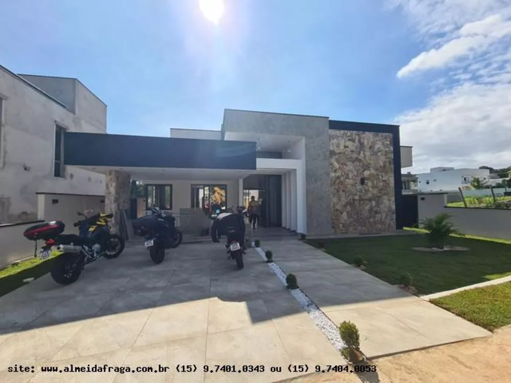 Casa de Condomínio à venda com 3 quartos, 225m² - Foto 1