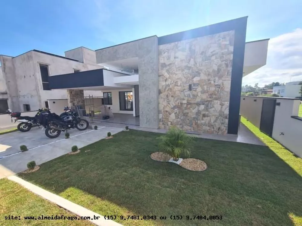 Casa de Condomínio à venda com 3 quartos, 225m² - Foto 2