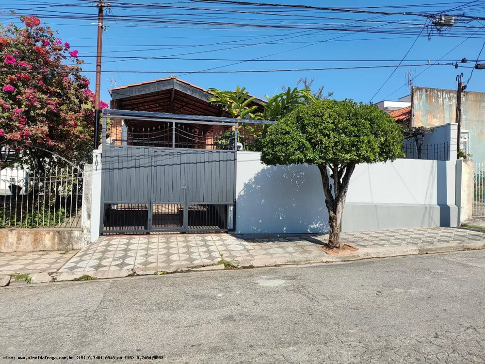 Casa à venda com 3 quartos, 300m² - Foto 1