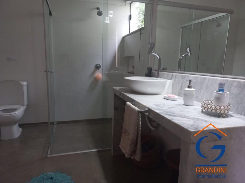 Casa à venda com 2 quartos, 1200m² - Foto 2