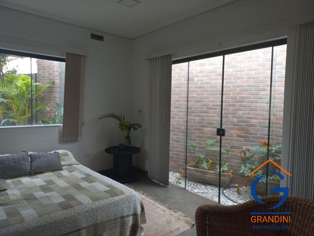 Casa à venda com 2 quartos, 1200m² - Foto 1