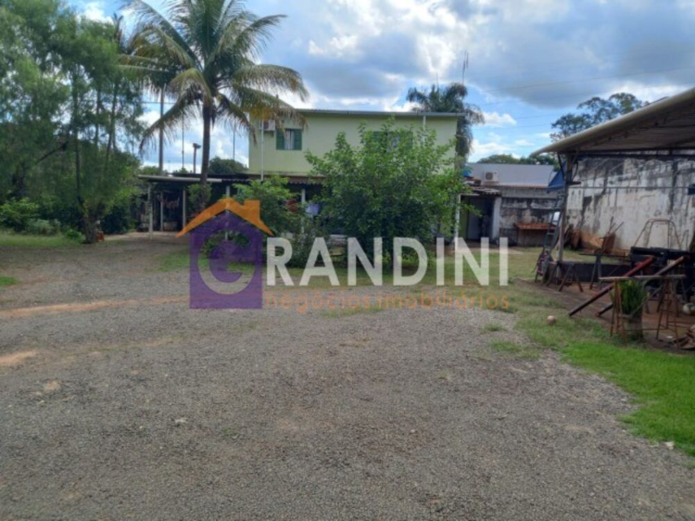 Casa à venda com 4 quartos, 2000m² - Foto 1