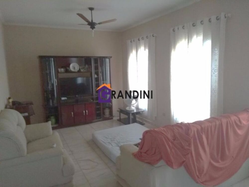Casa à venda com 2 quartos, 432m² - Foto 1