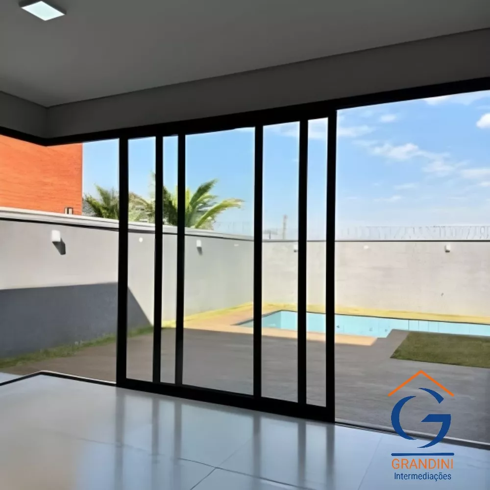 Casa de Condomínio à venda com 3 quartos, 300m² - Foto 2